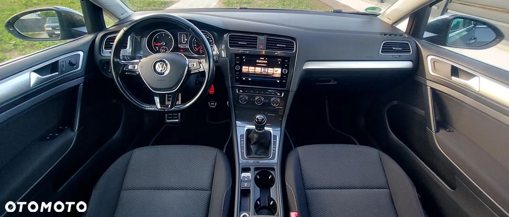 Volkswagen Golf 1.6 TDI Sound - 26