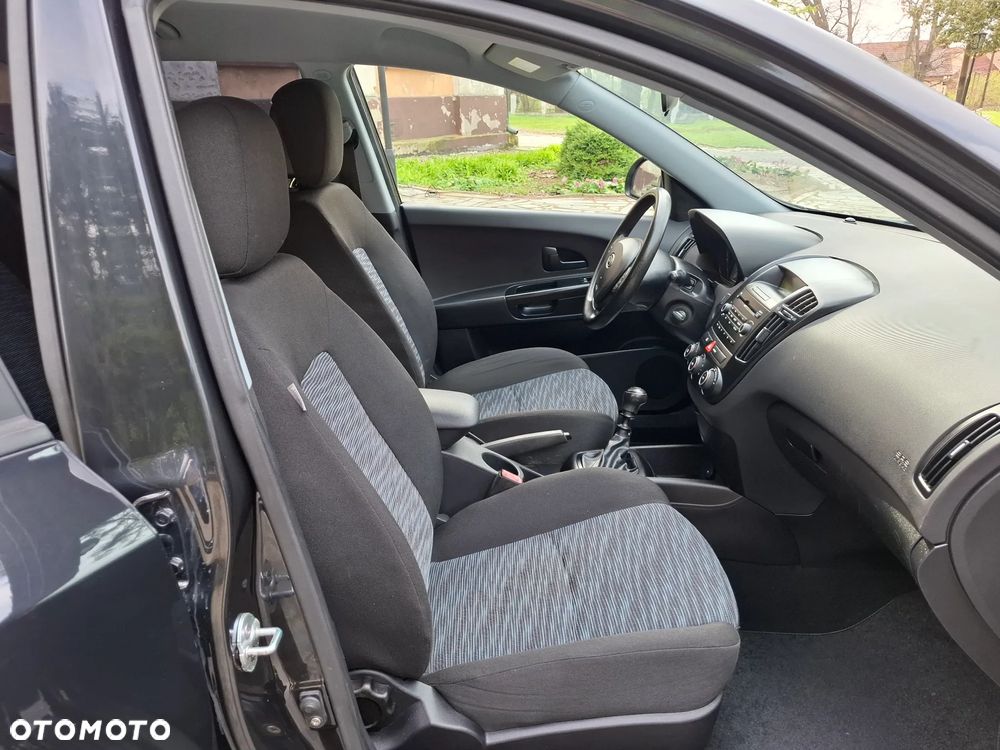 Kia Ceed 1.4 CVVT LX - 12