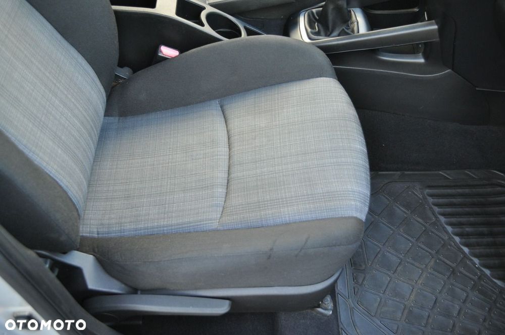 Kia Ceed - 25