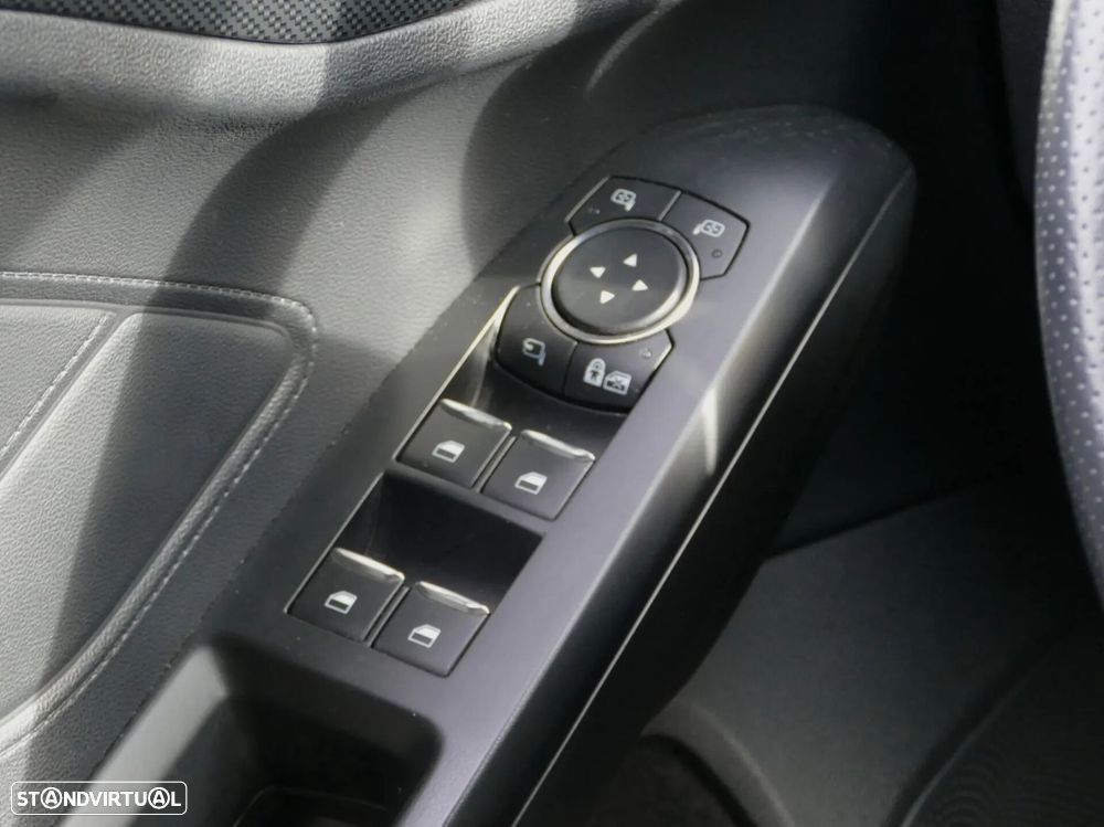 Ford Focus SW 1.5 TDCi EcoBlue ST-Line - 28