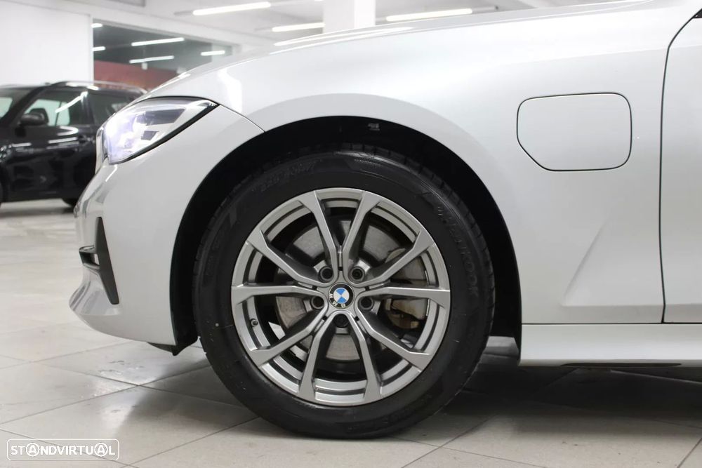 BMW 320 e Corporate Edition Auto — fotografia 21