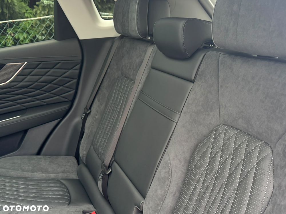 Hongqi HS5 2.0T AWD - 25