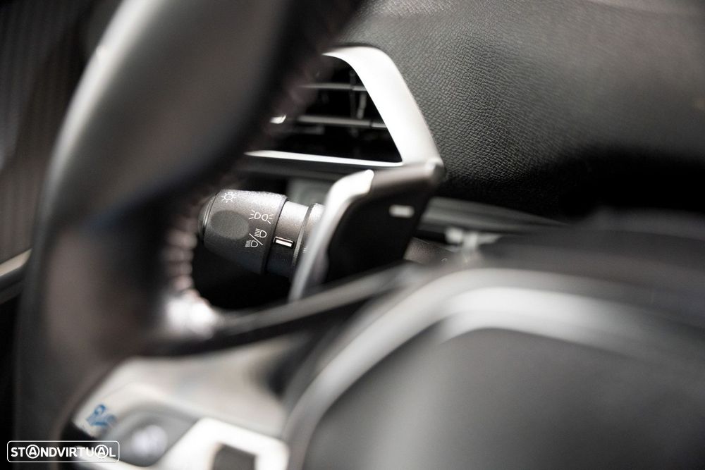 Peugeot 5008 1.2 PureTech Allure EAT8 - 11