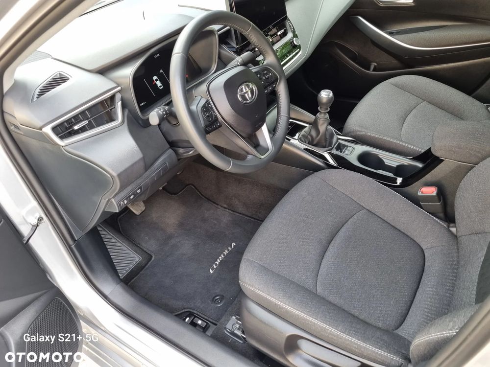 Toyota Corolla - 13