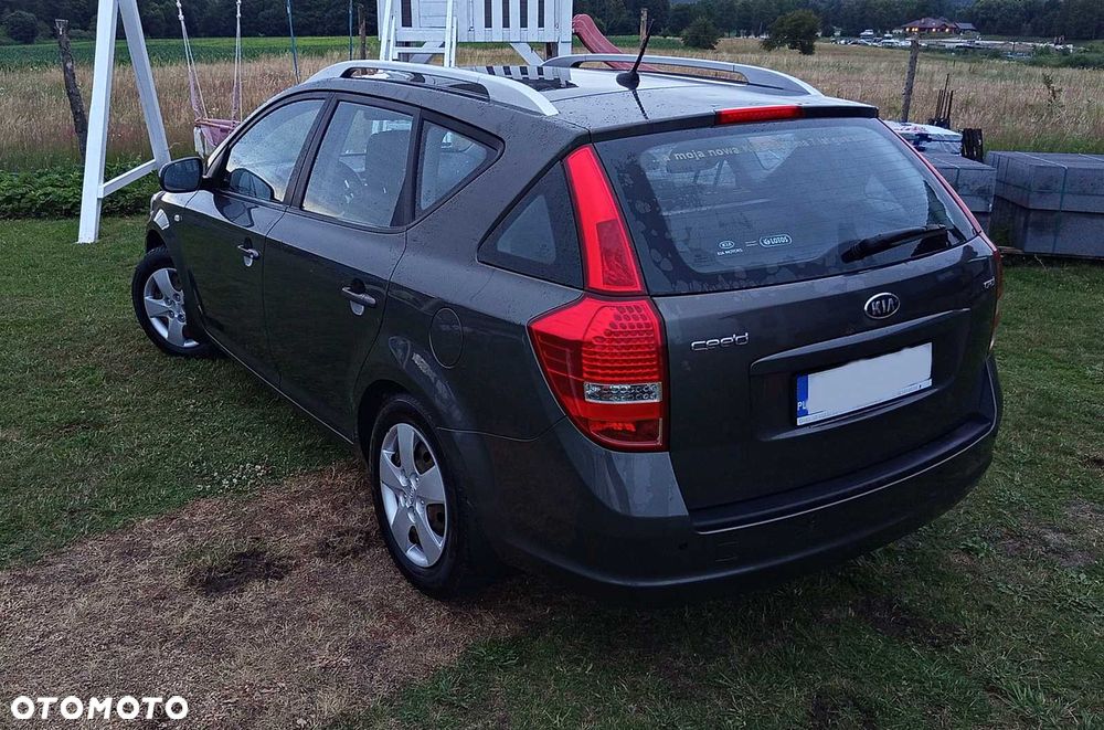 Kia Ceed - 4
