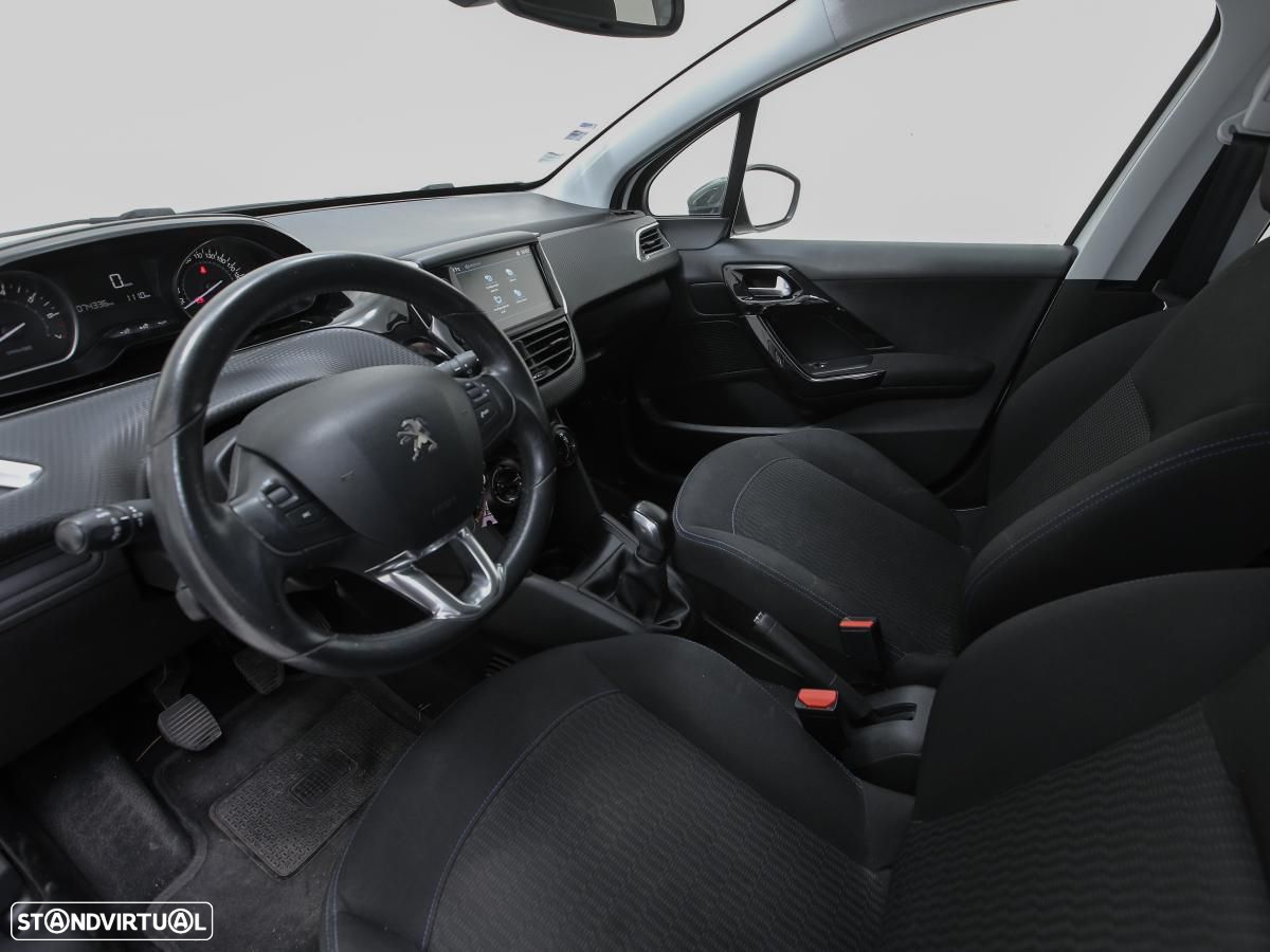 Peugeot 208 - 7