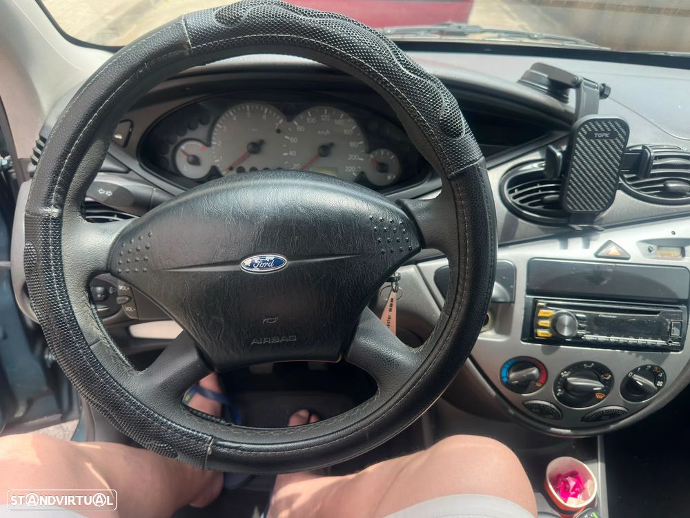 Ford Focus 1.6 Ghia - 6