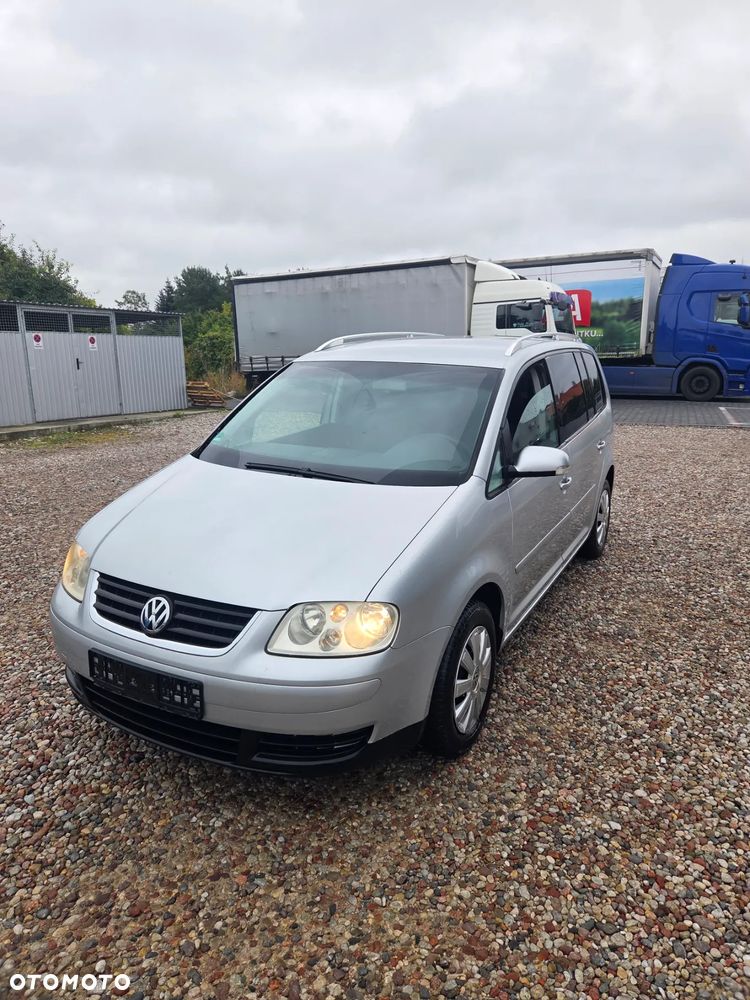 Volkswagen Touran 1.6 FSI Automatik Goal - 2