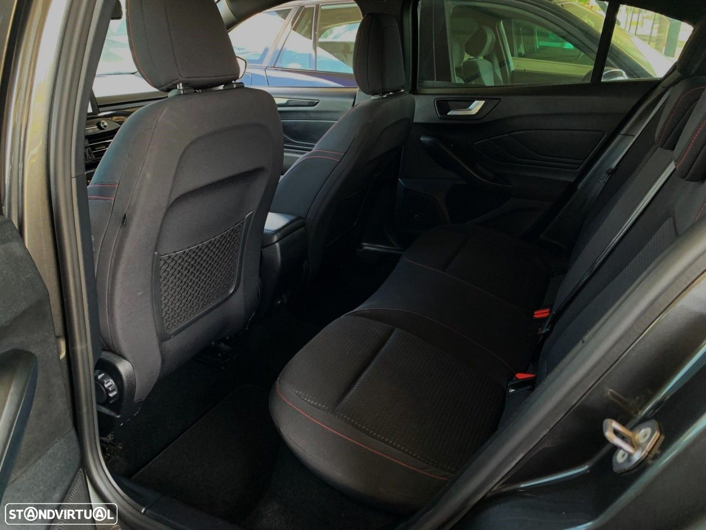 Ford Focus 1.5 TDCi EcoBlue ST-Line - 13
