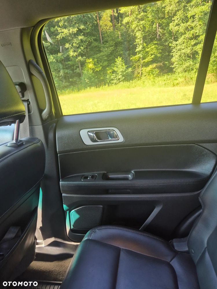 Ford Explorer - 8