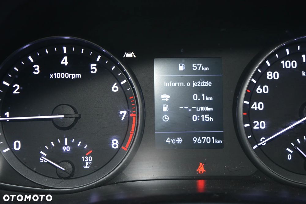 Hyundai i30 1.5 DPI Classic + - 10