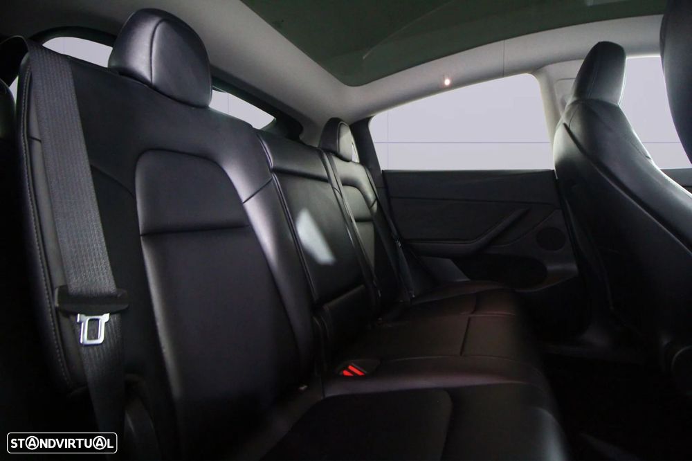 Tesla Model Y - 13