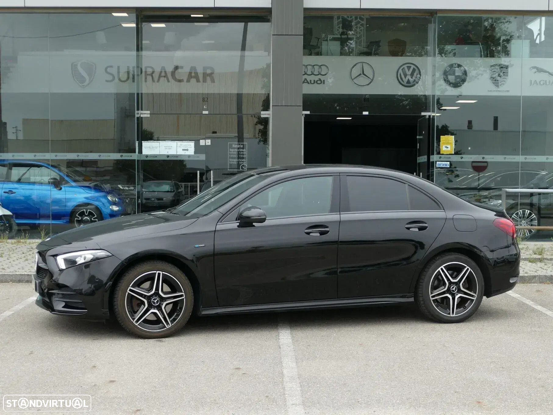 Mercedes-Benz A 250 Limousine e AMG Line - 33
