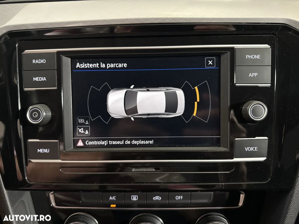 Volkswagen Passat - 17