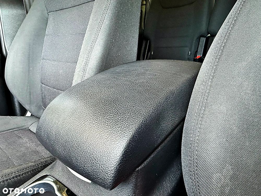Ford S-Max 2.0 TDCi DPF Titanium - 37