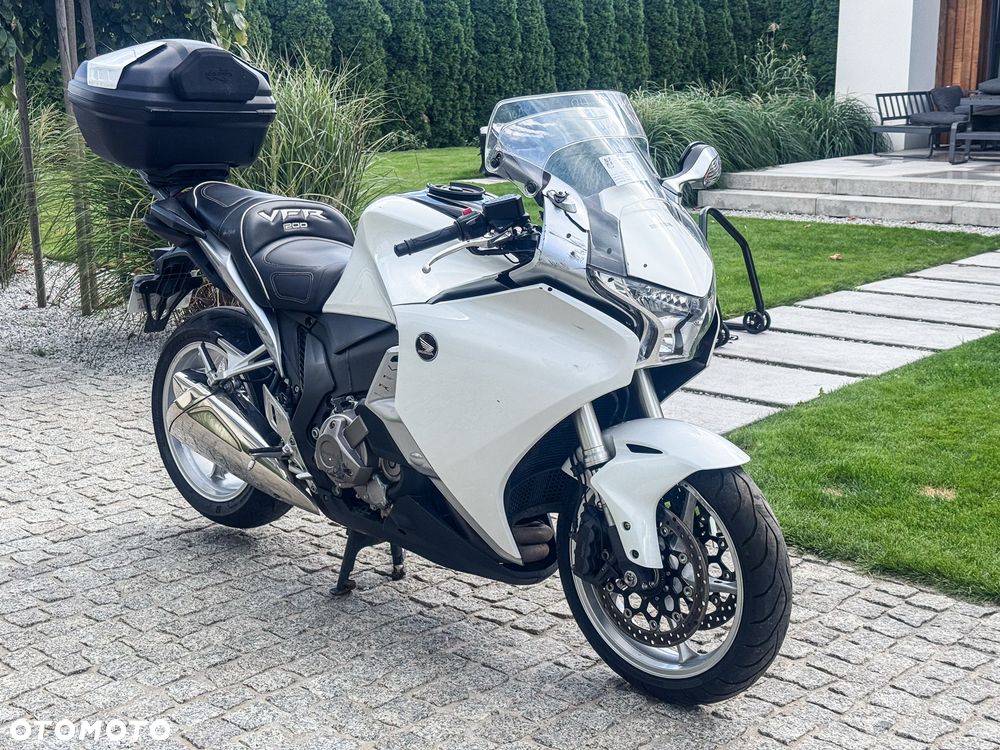 Honda VFR - 8