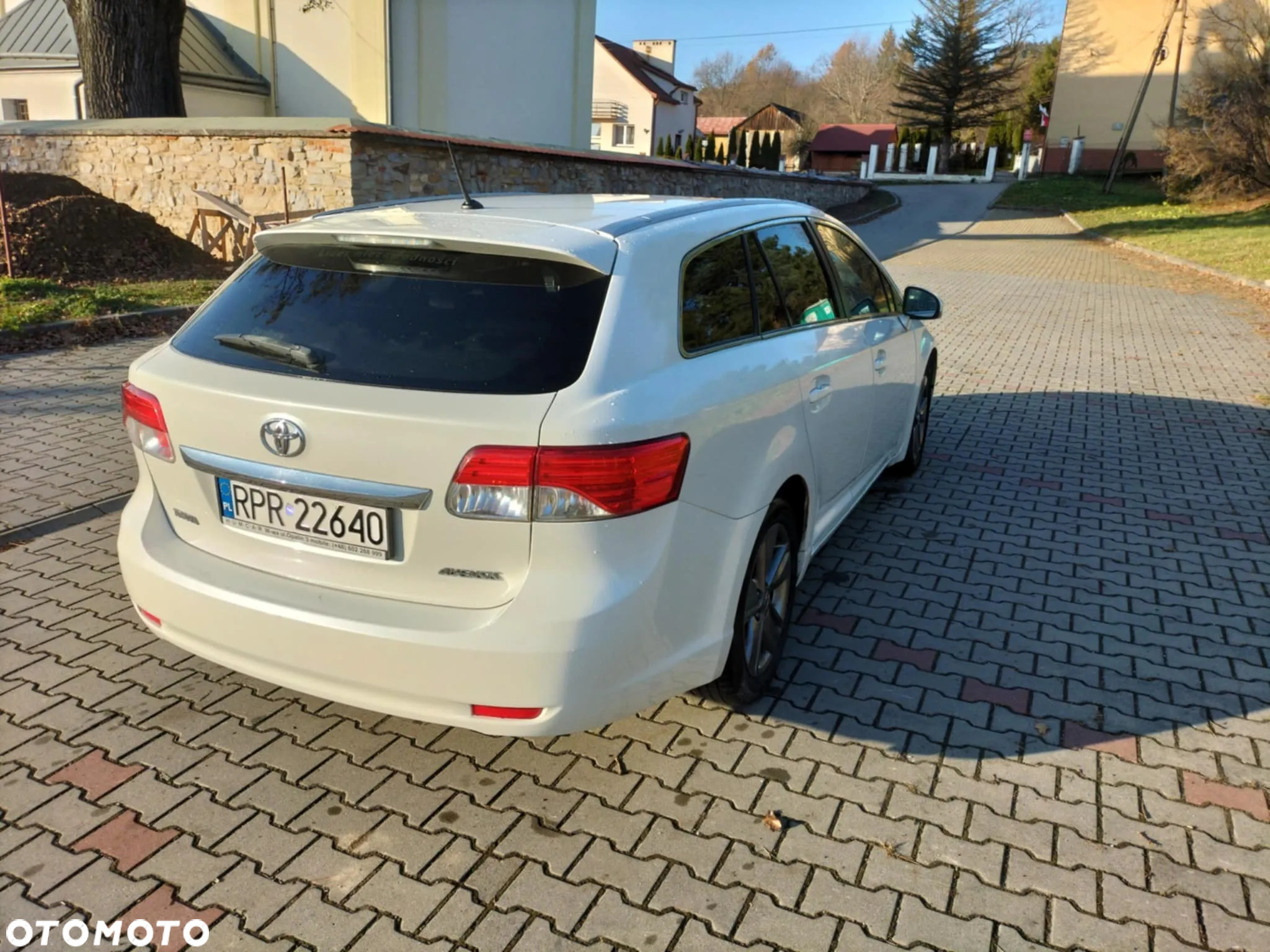 Toyota Avensis 2.0 D-4D Premium - 4