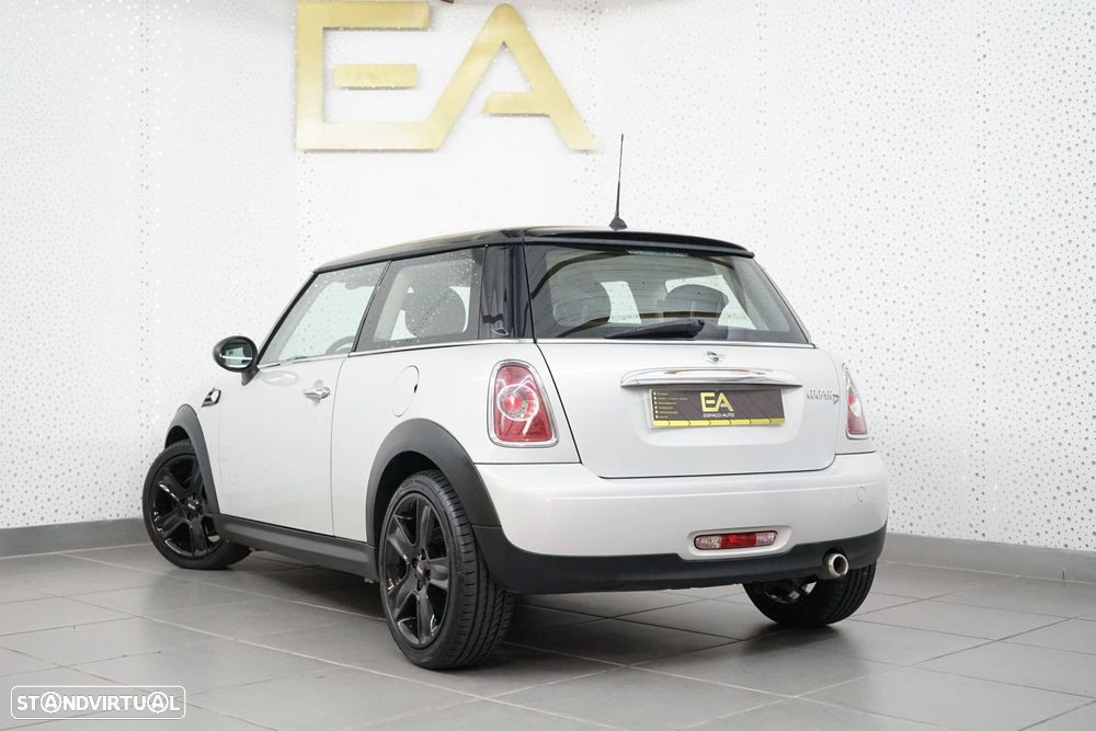 MINI 3 Portas Cooper D - 4