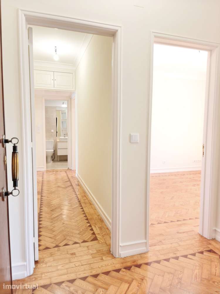 APARTAMENTO T2 PARA ARRENDAR EM ALCÃNTRA - Grande imagem: 3/17