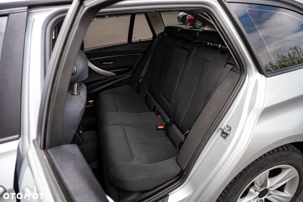 BMW Seria 3 318d DPF - 19
