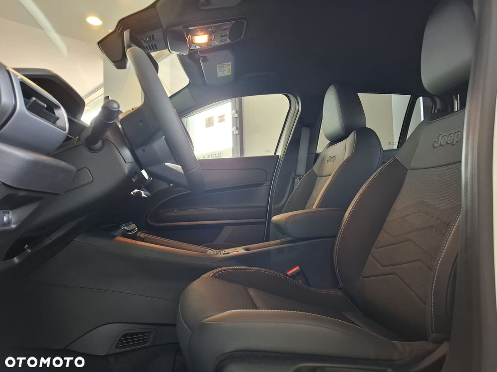 Jeep Avenger 1.2 T3 mHEV Black Edition FWD eDCT6 - 6