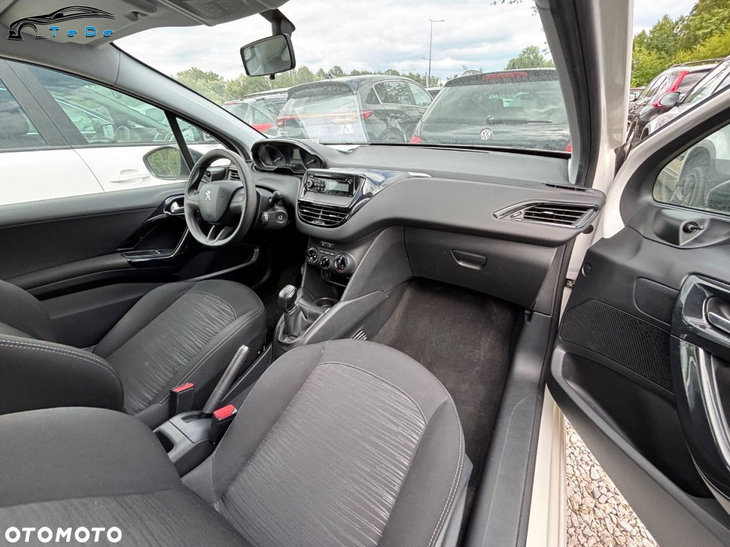 Peugeot 208 - 21