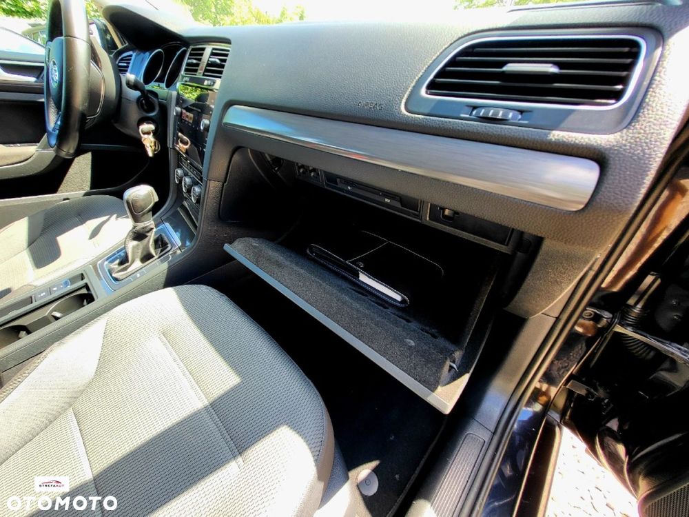 Volkswagen Golf - 16