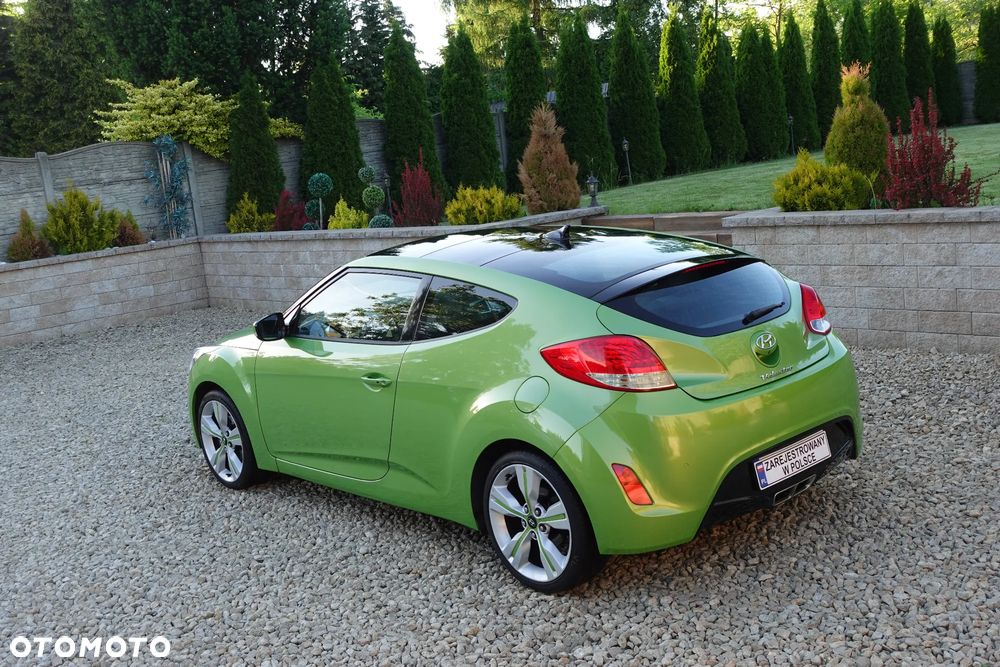 Hyundai Veloster - 2