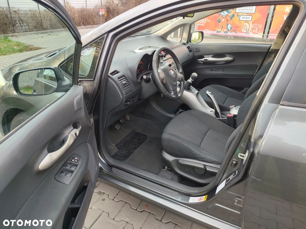 Toyota Auris 2.0 D-4D Sol - 13