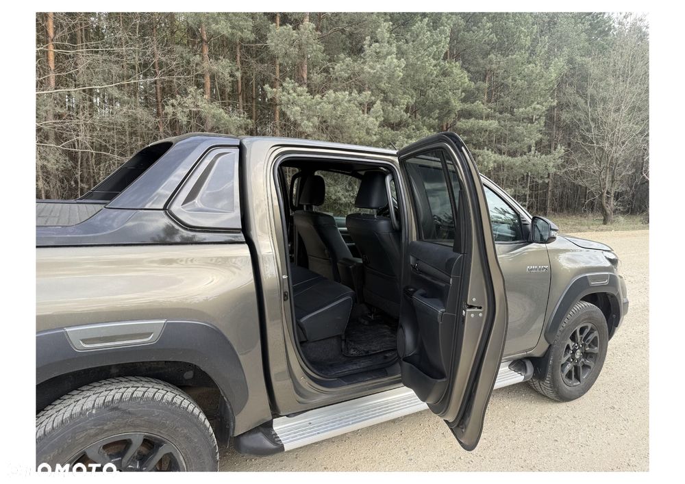 Toyota Hilux 2.8 D-4D Double Cab Invincible Sport 4x4 - 9