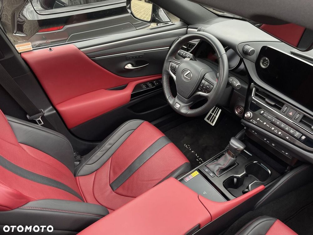 Lexus ES 300h F Sport Edition - 28