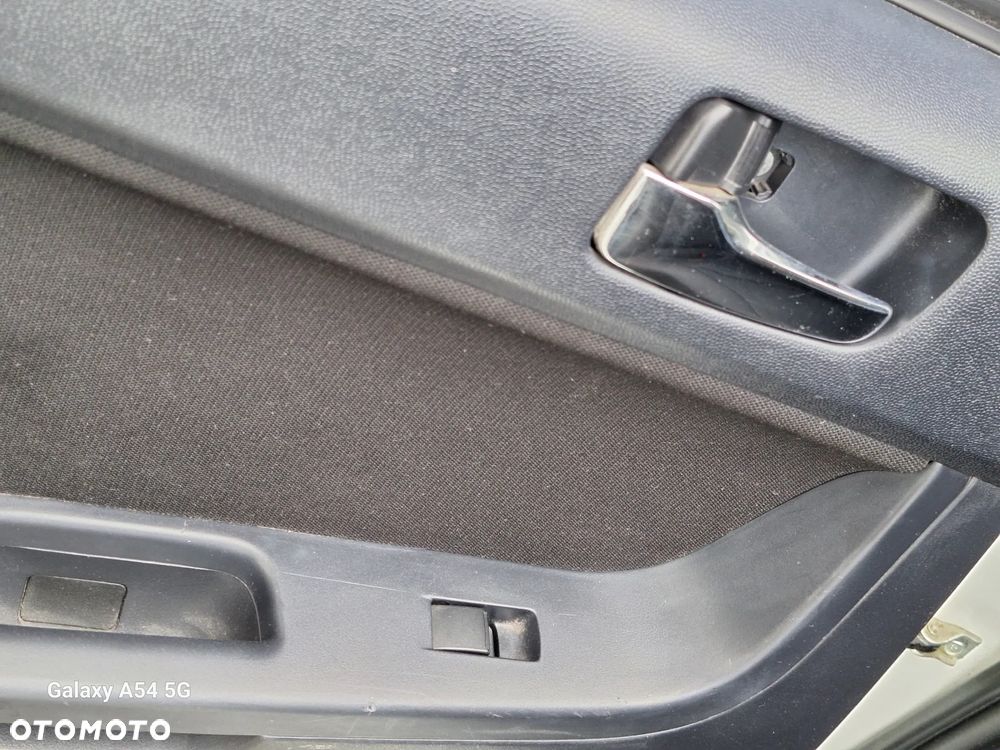 Mitsubishi Lancer 1.5 - 23