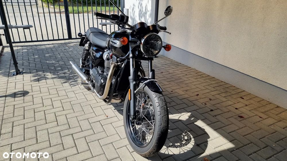 Triumph Bonneville - 3