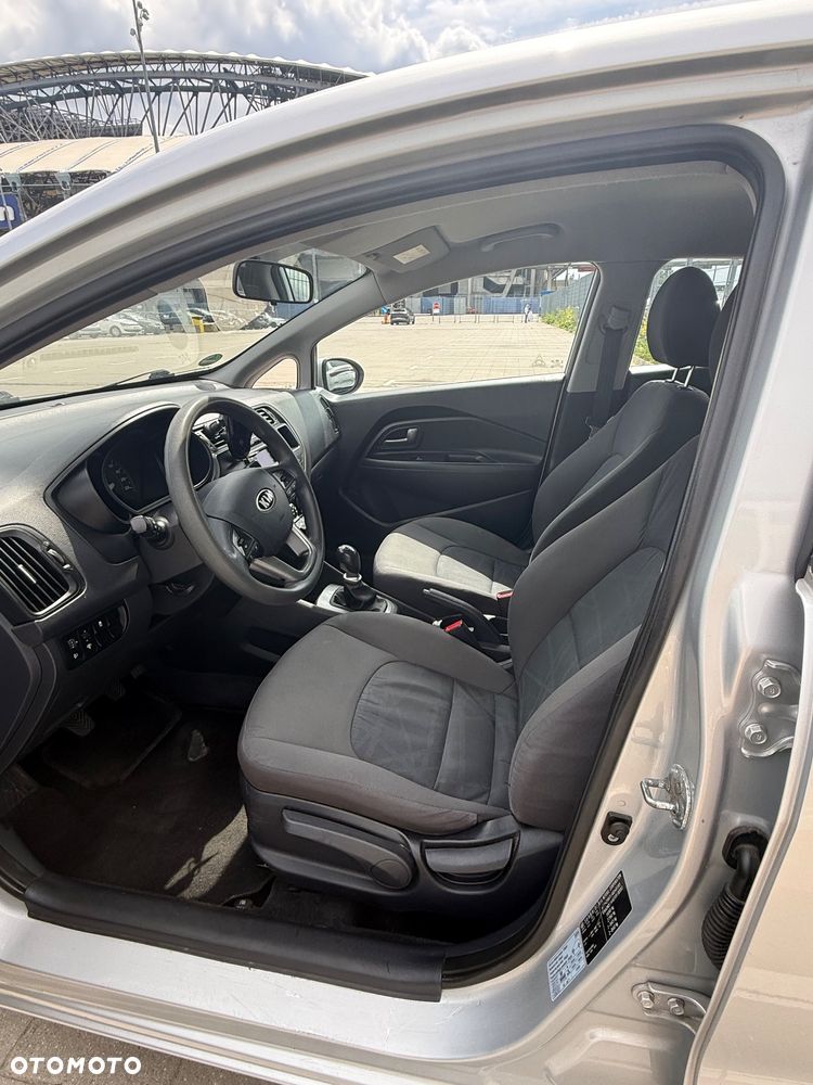 Kia Rio 1.4 crdi M - 9