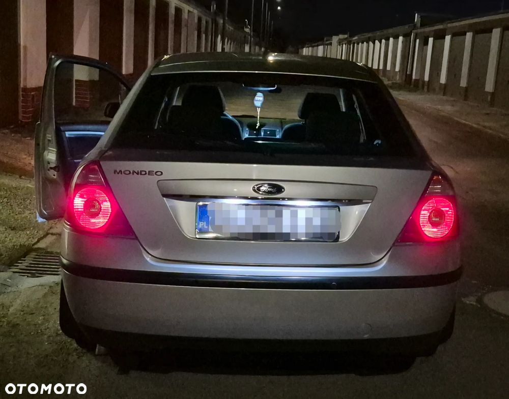 Ford Mondeo 1.8 Silver X - 33