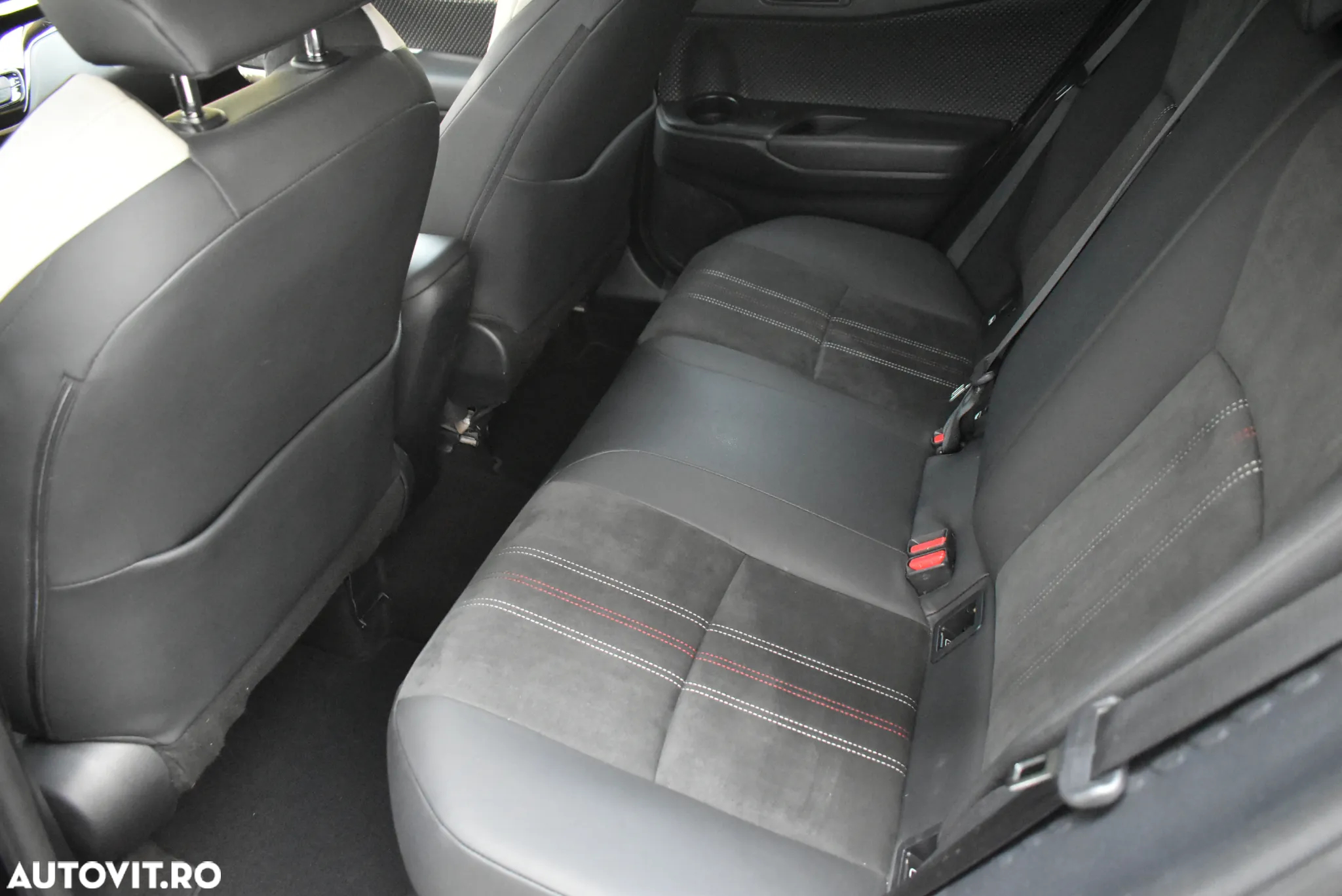 Toyota C-HR 2.0 Hybrid GR Sport - 23