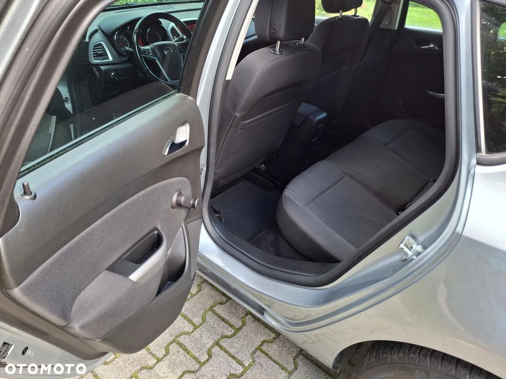Opel Astra 1.4 Innovation - 22