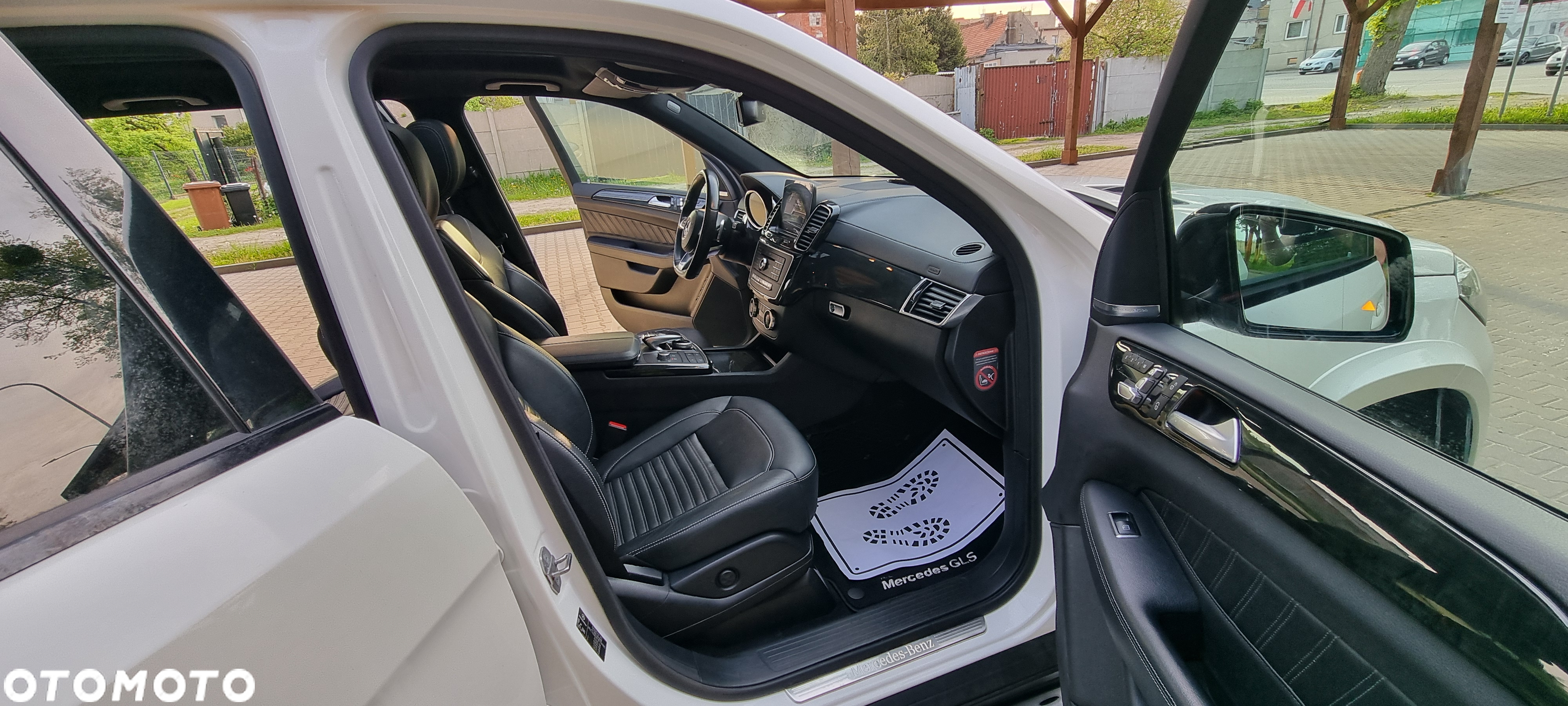 Mercedes-Benz GLS 350 d 4-Matic - 32