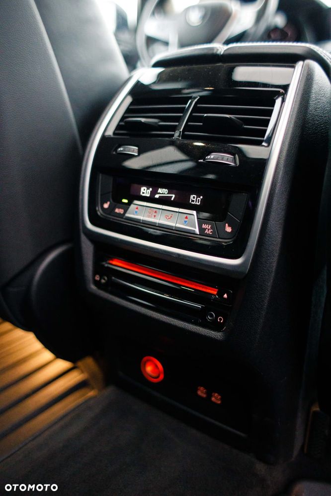 BMW X7 xDrive40i - 30