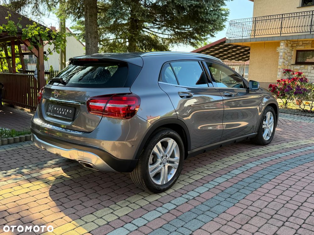 Mercedes-Benz GLA 180 UrbanStyle Edition - 7