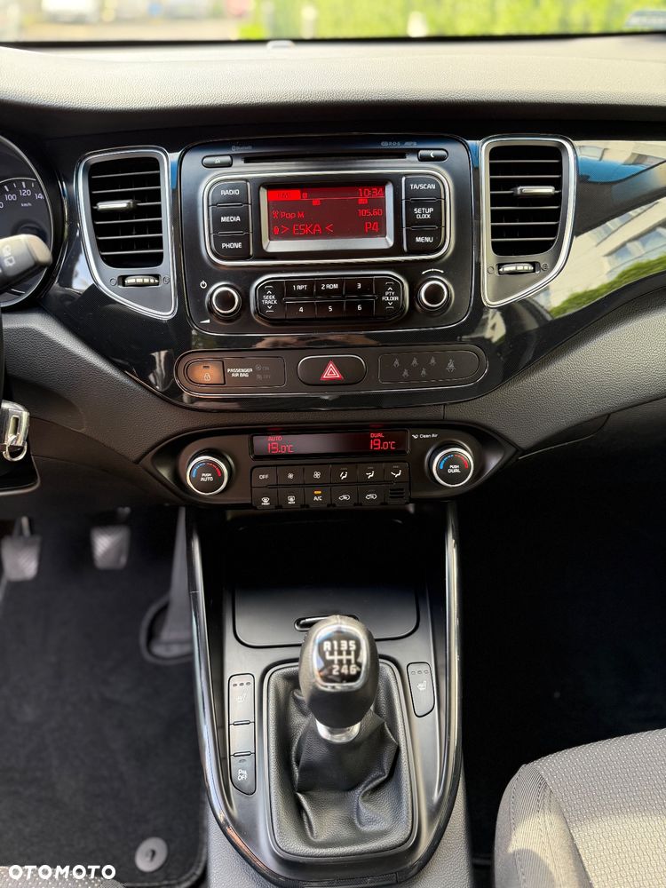 Kia Carens - 15