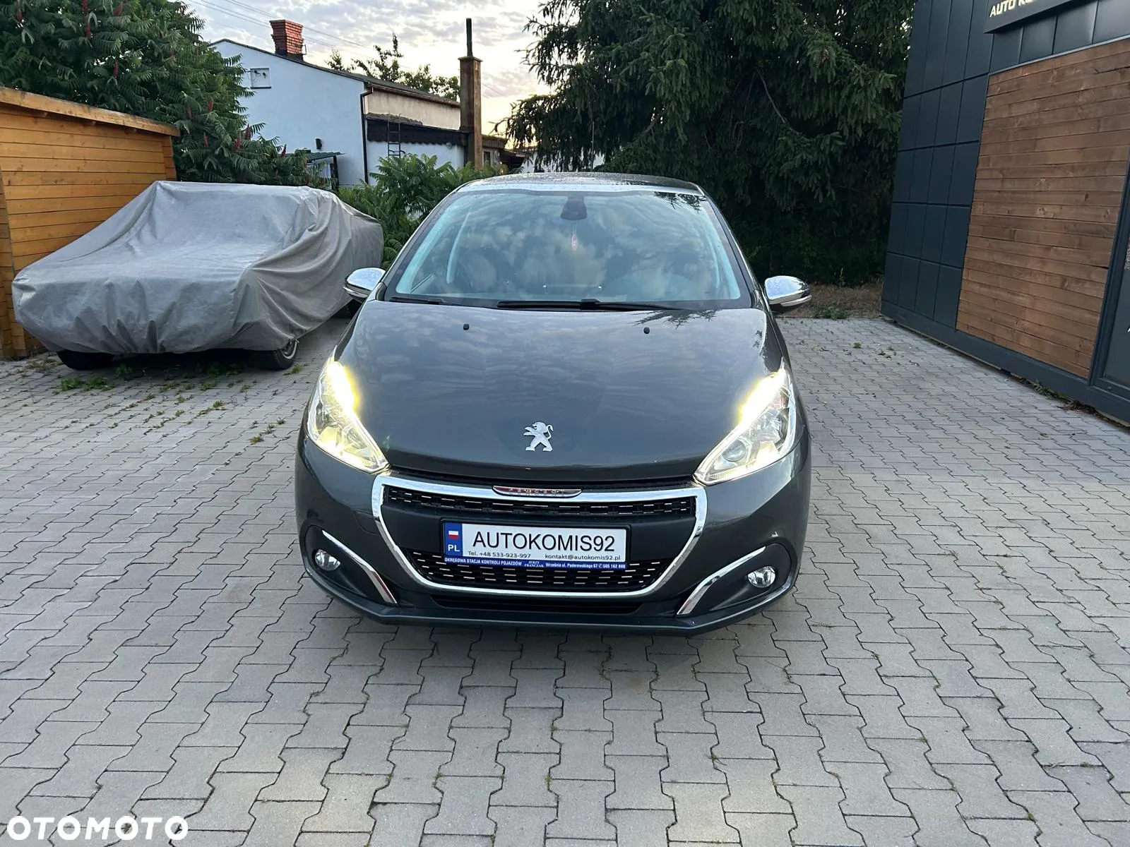 Peugeot 208 1.6 BlueHDi Allure S&S - 12