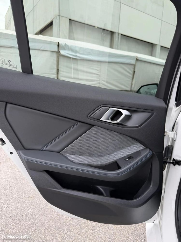 BMW 120 d Pack Desportivo M Pro - 24