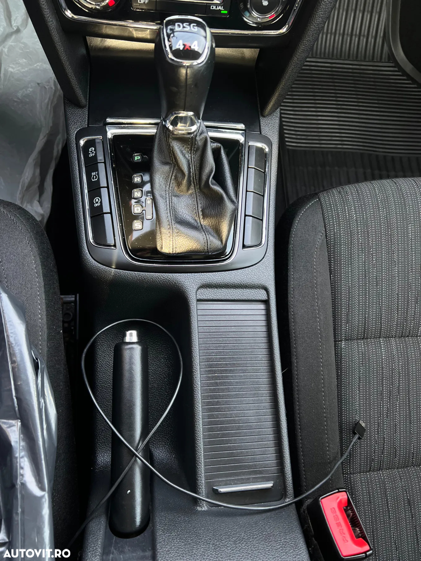 Skoda Superb Combi 2.0 TDI 4X4 Elegance - 16