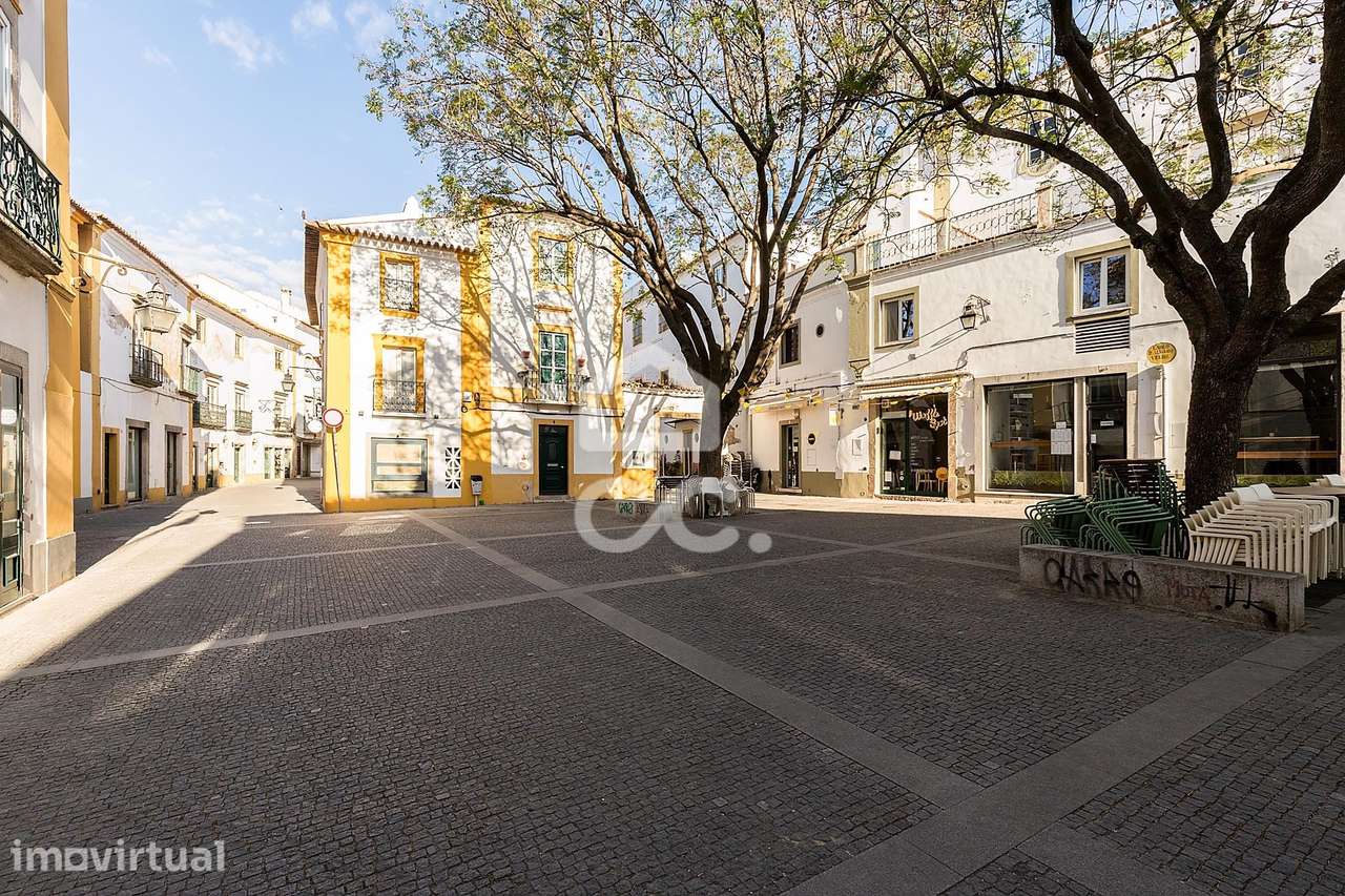 Moradia T1+1 de 3 pisos no Largo Largo D’Álvaro Velho, Centro Históric - Grande imagem: 4/26