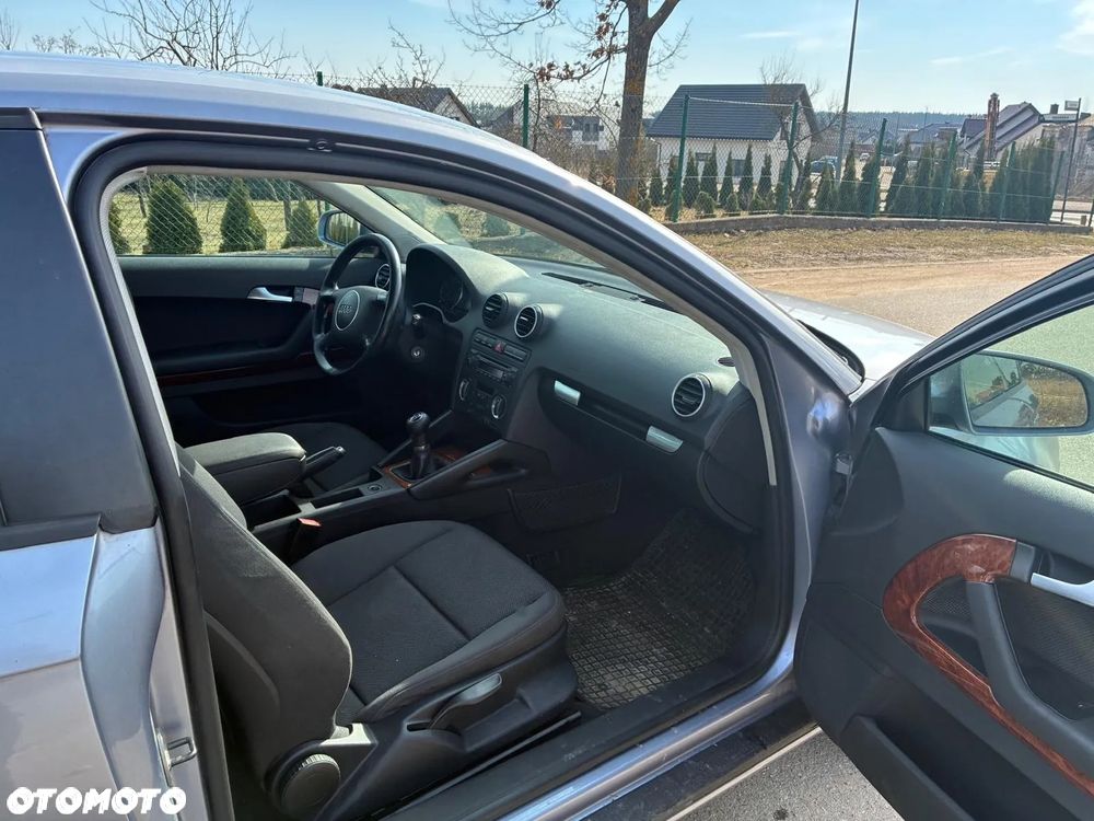 Audi A3 3-drzwiowe 2.0 FSI Ambition - 5