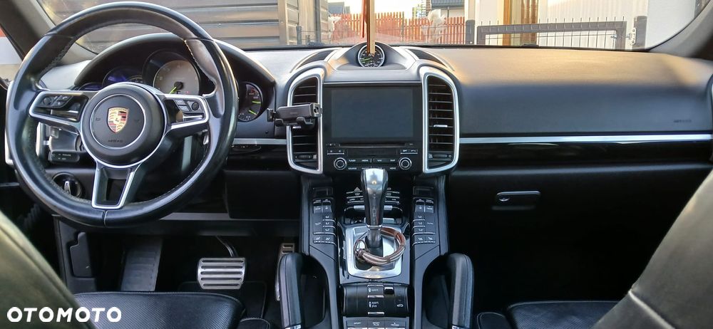 Porsche Cayenne S E-Hybrid - 13
