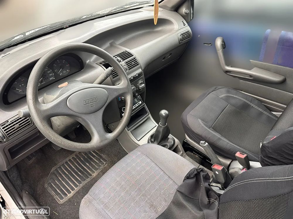 FIAT Punto I Hatchback (176) 1.7 TD Diesel 69 cv  51 kW 1994 - 1999 176 A3.000 - 7