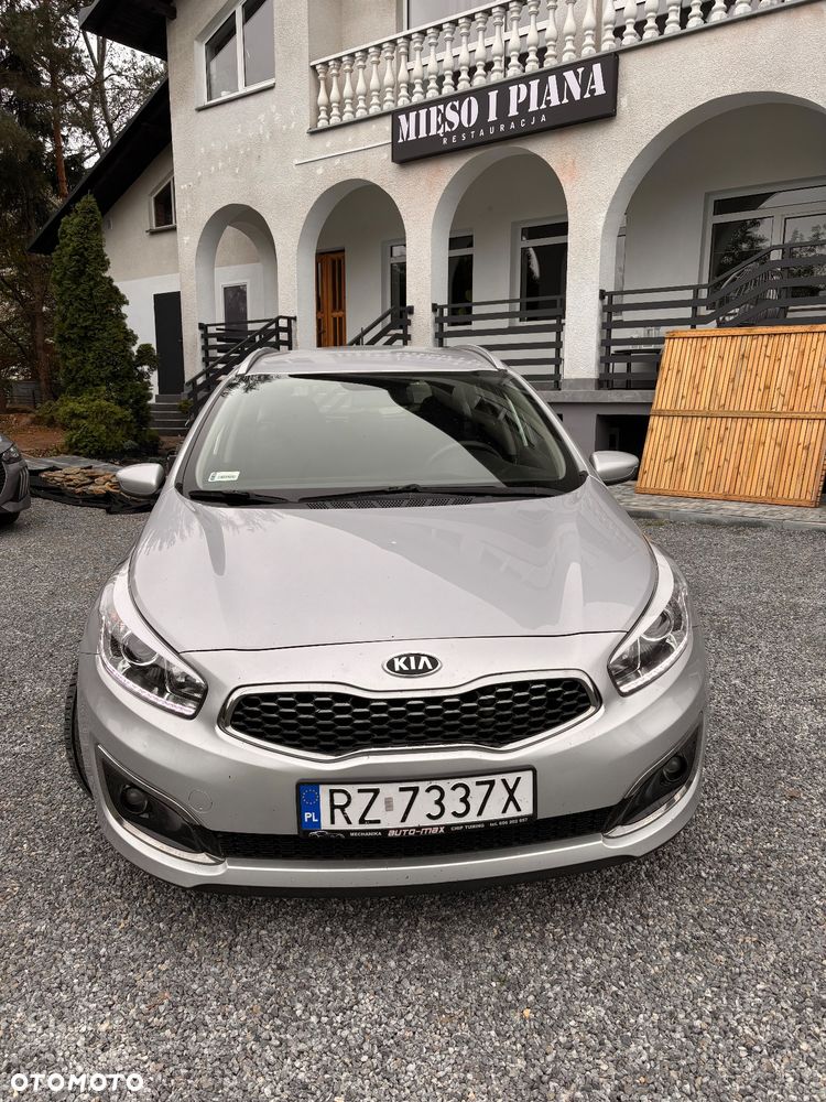 Kia Ceed - 4