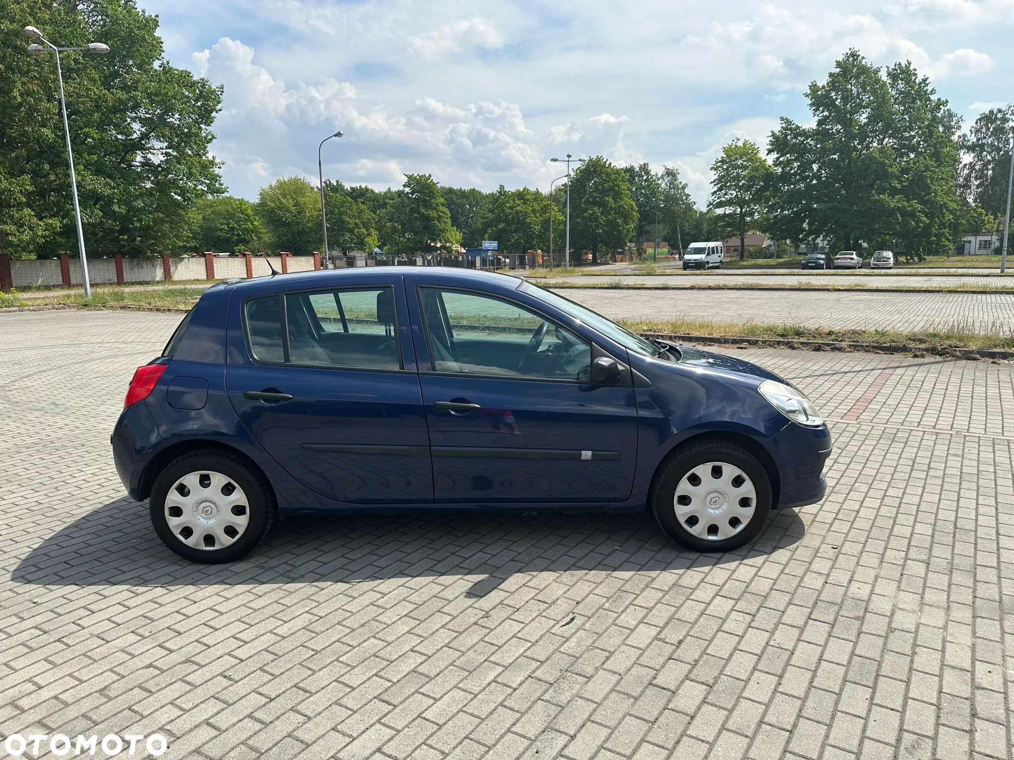 Renault Clio 1.2 16V Authentique - 4
